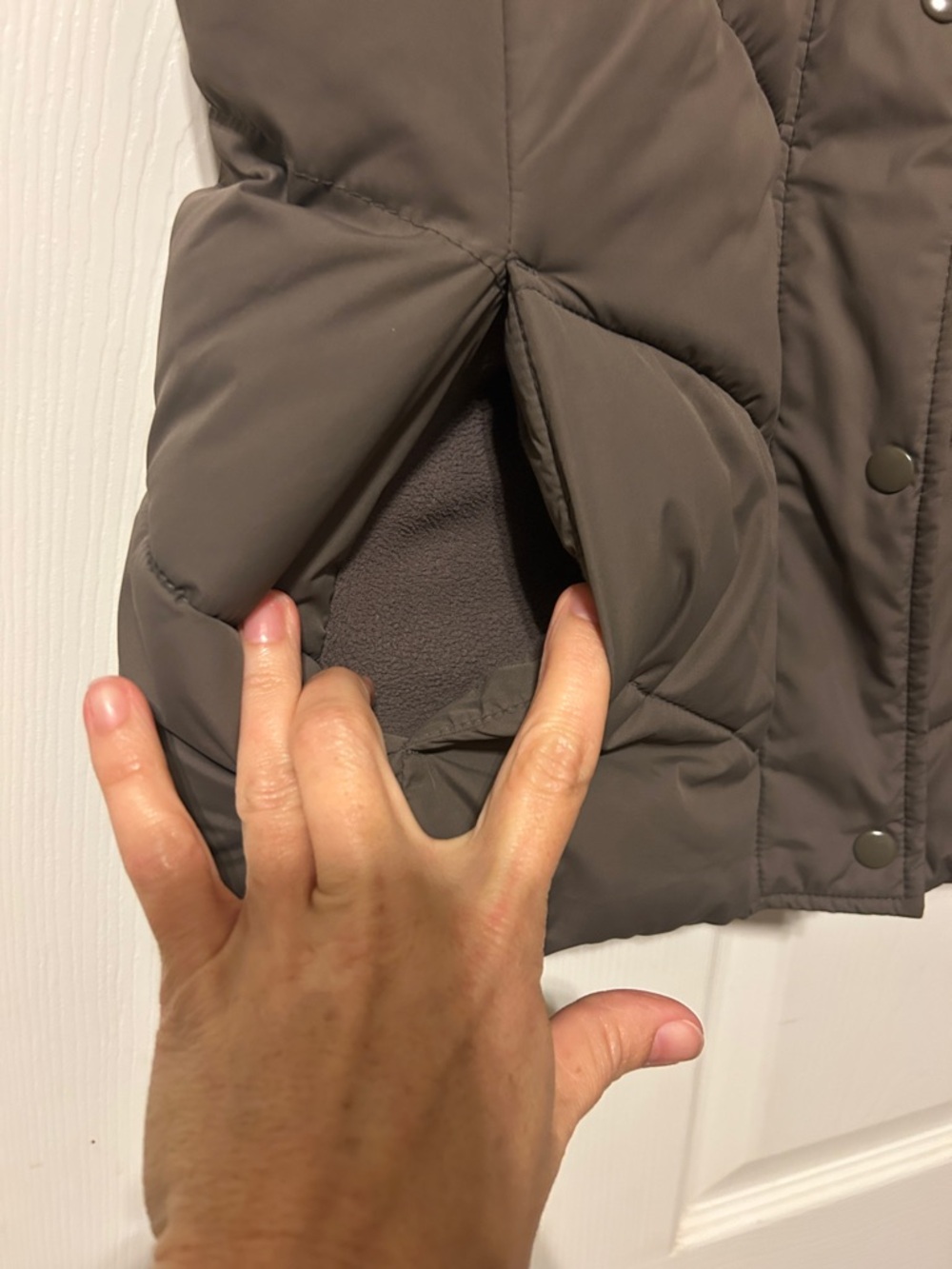 GAP Quilted Puffer Vest in Taupe Brown - Picture 4 of 5